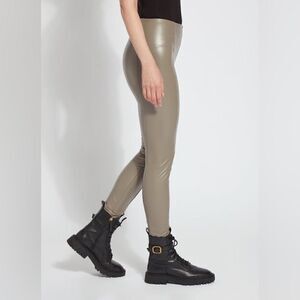 Lysse NWT taupe faux leather‎ 4-way stretch leggings- Sz S C19